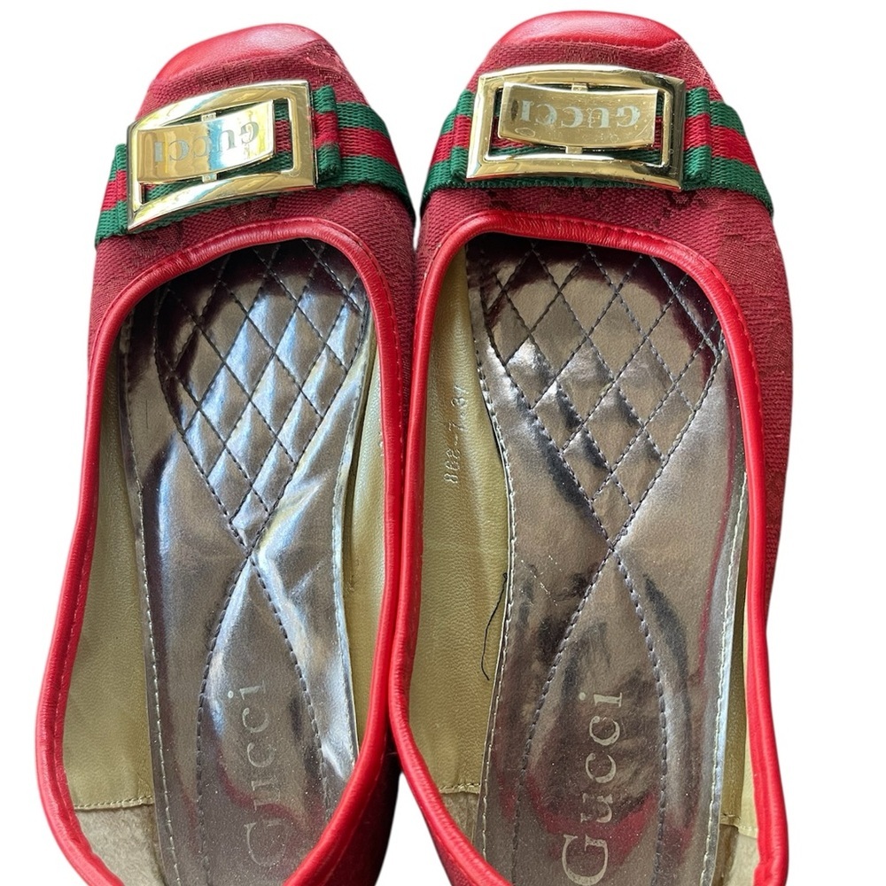 Gucci Red and Green Flats with Gold Accent - Picture 7 of 7